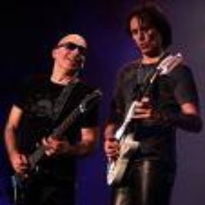 Joe Satriani vs Steve Vai 的头像
