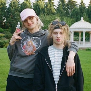 Платина feat. PLOHOYPAREN 的头像