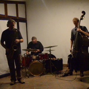Peter Kuhn Trio 的头像