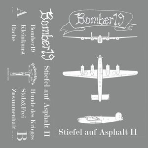 Stiefel auf Asphalt II