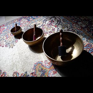 Tibetan Bowls Sound Massage (Massaggio Sonoro Con Campane Tibetane)