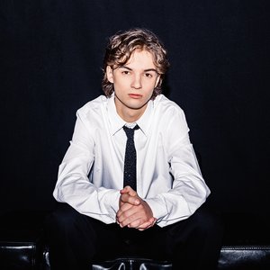 Wiktor Waligóra 的头像