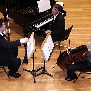 Tango À Trois 的头像