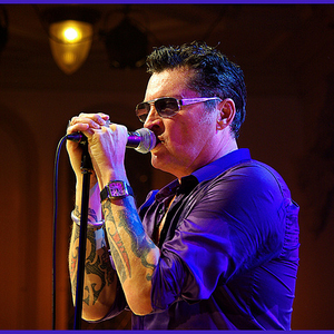 Barry Hay & Barking Dogs photo provided by Last.fm