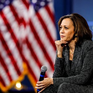 'Kamala Harris' için resim