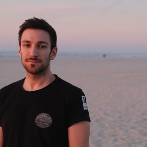Julian Adler 的头像