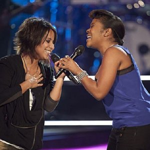 Vicci Martinez & Niki Dawson 的头像