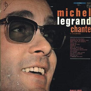 Chante Et S'Accompagne