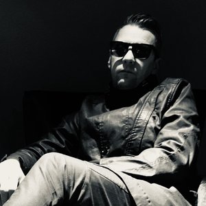 ee:man 的头像