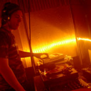 Dizplay photo provided by Last.fm