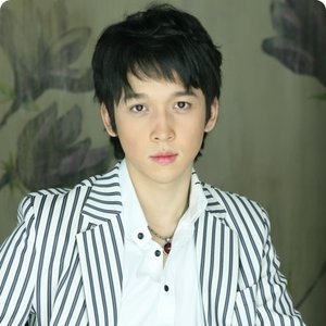 “Lee Sun Il”的封面