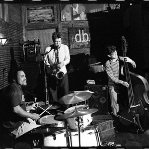 Rob Wagner Trio 的头像