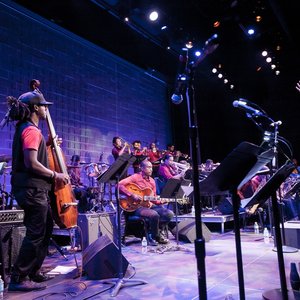 Igmar Thomas’ Revive Big Band 的头像