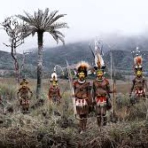 “Huli Highlanders”的封面