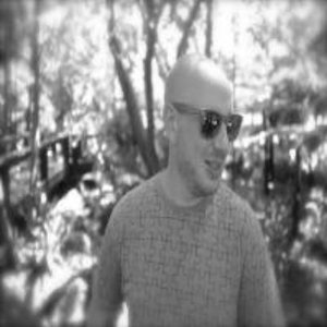Chris Lowell 的头像