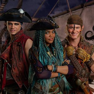 China Anne McClain, Thomas Doherty & Dylan Playfair のアバター