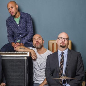 The Bad Plus & Joshua Redman 的头像