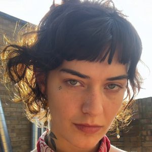 Girl In The Year Above 的头像