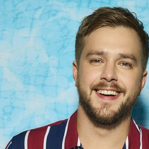 “Iain Stirling”的封面
