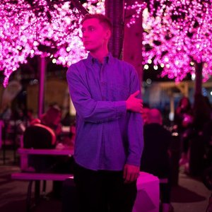 Adam Pearce 的头像