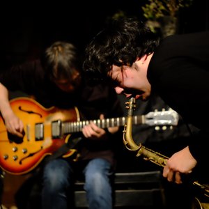 Otomo Yoshihide & Makoto Kawashima 的头像