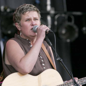 Julie Matthews photo provided by Last.fm