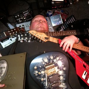 “Dustin Beyette”的封面