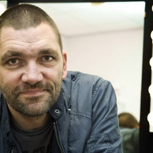 Theo Maassen fet. De Kapotte Kontjes 的头像