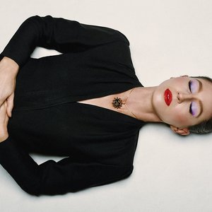Hazel Iris 的头像