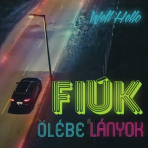 Fiúk ölébe lányok