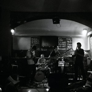 Broken Glass Extet 的头像