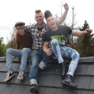 Adios Pantalones photo provided by Last.fm