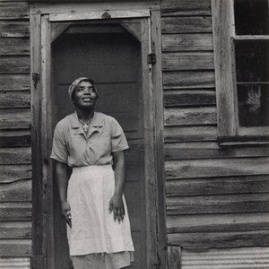 Bessie Jones With the Georgia Island Singers 的头像