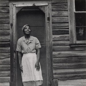 Bild för 'Bessie Jones With the Georgia Island Singers'