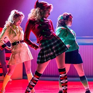 “Heathers the Musical”的封面