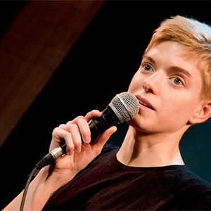 Mae Martin