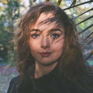 Julia-Maria 的头像