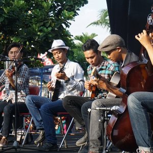 Keroncong Biru 的头像