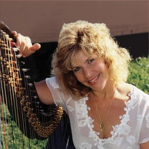 Lori Andrews Profile Picture