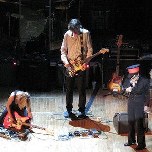 Avatar för Yoko Ono, Kim Gordon & Thurston Moore