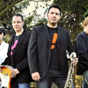 The Mom Rockets 的头像
