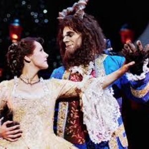 La Bella Y La Bestia: Elenco Madrid 的头像