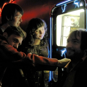 Sonny & the Sunsets photo provided by Last.fm