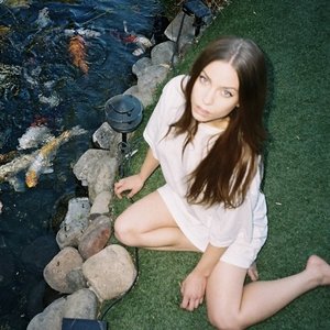 Maybe Roxanne 的头像