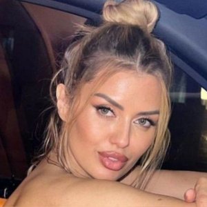 Victoria Bonya 的头像
