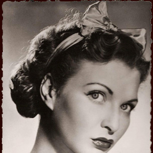 Line Renaud photo provided by Last.fm