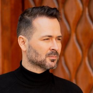 Edward Maya için avatar