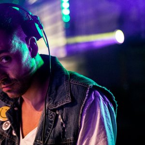 Alex Nomaklimato 的头像