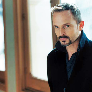 Miguel Bosé photo provided by Last.fm