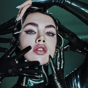 Isamaya Ffrench 的头像